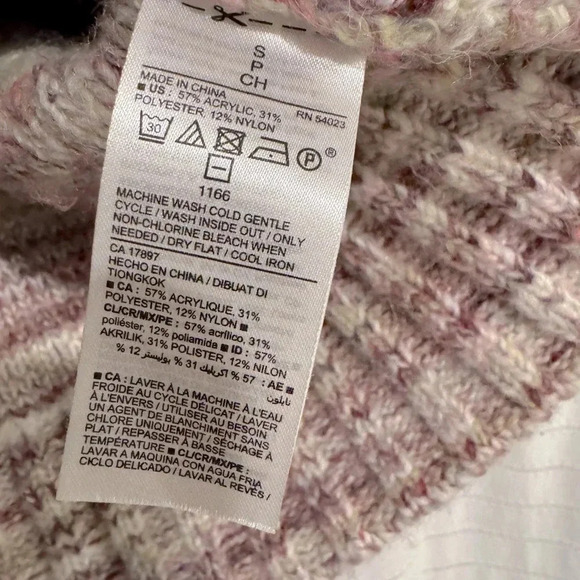 Old Navy Chunky Cozy Crew Neck Sweater - Picture 6 of 6